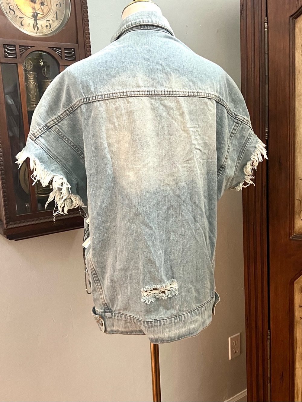 Hot & Delicious Mirror Embellished Fringe Denim Jacket Western Glam Size S/M - Picture 2 of 12